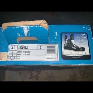 Never worn Bauer impact 75 JR ice hockey skates.